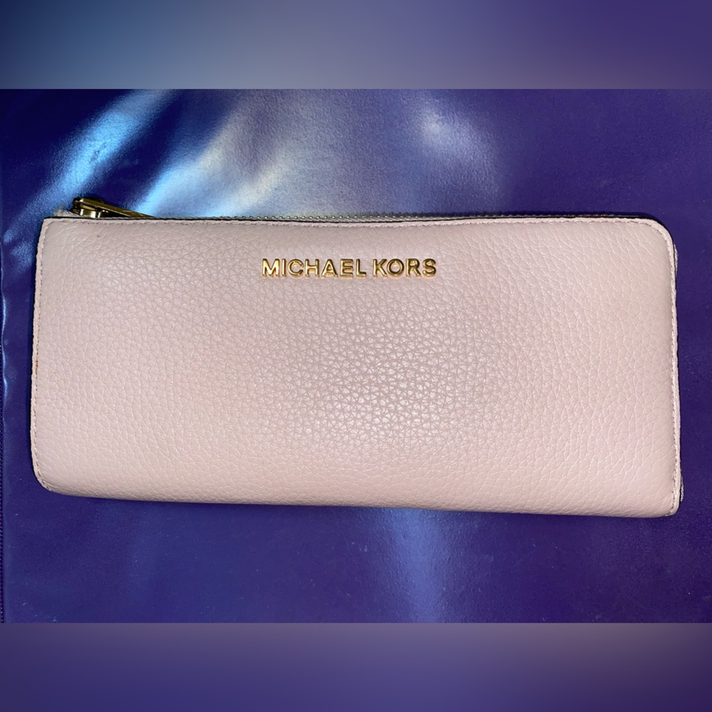 Michael kors wallet